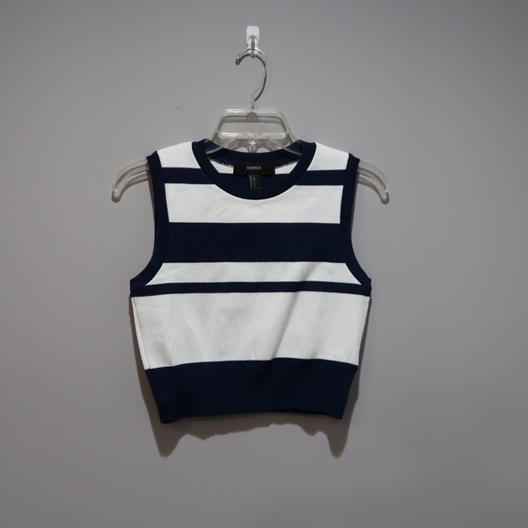 Forever 21 Tops - Sweater  Sleeveless Tops